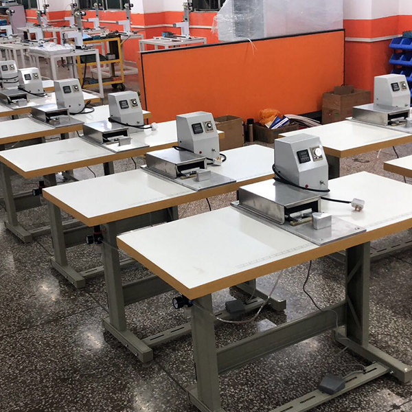 壓N95鼻梁條機 (3)